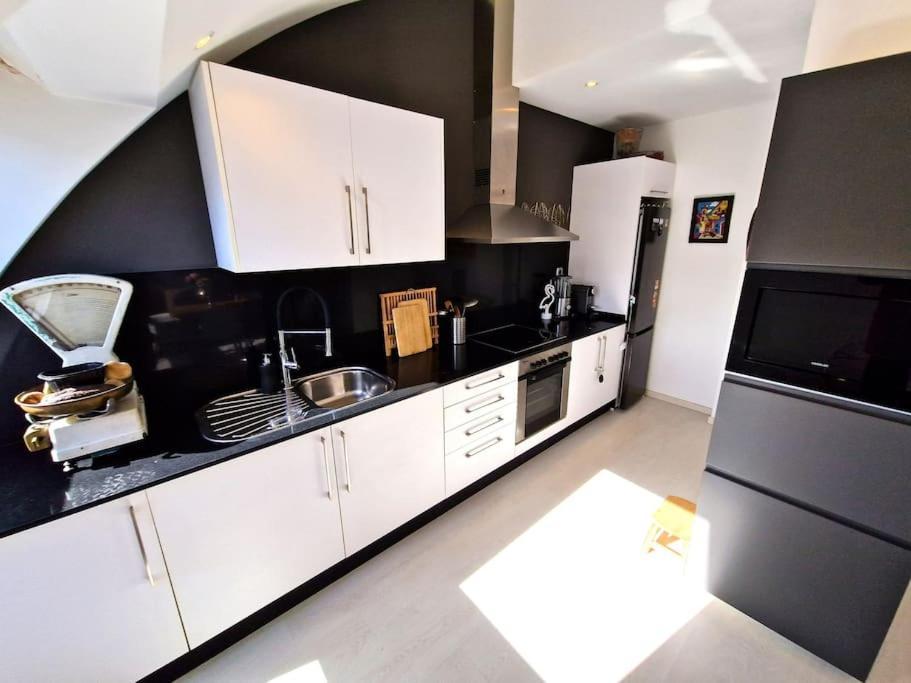 Apartamento Deluxe Vistas Al Mar Burela ภายนอก รูปภาพ
