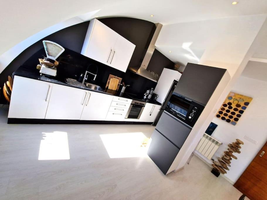 Apartamento Deluxe Vistas Al Mar Burela ภายนอก รูปภาพ