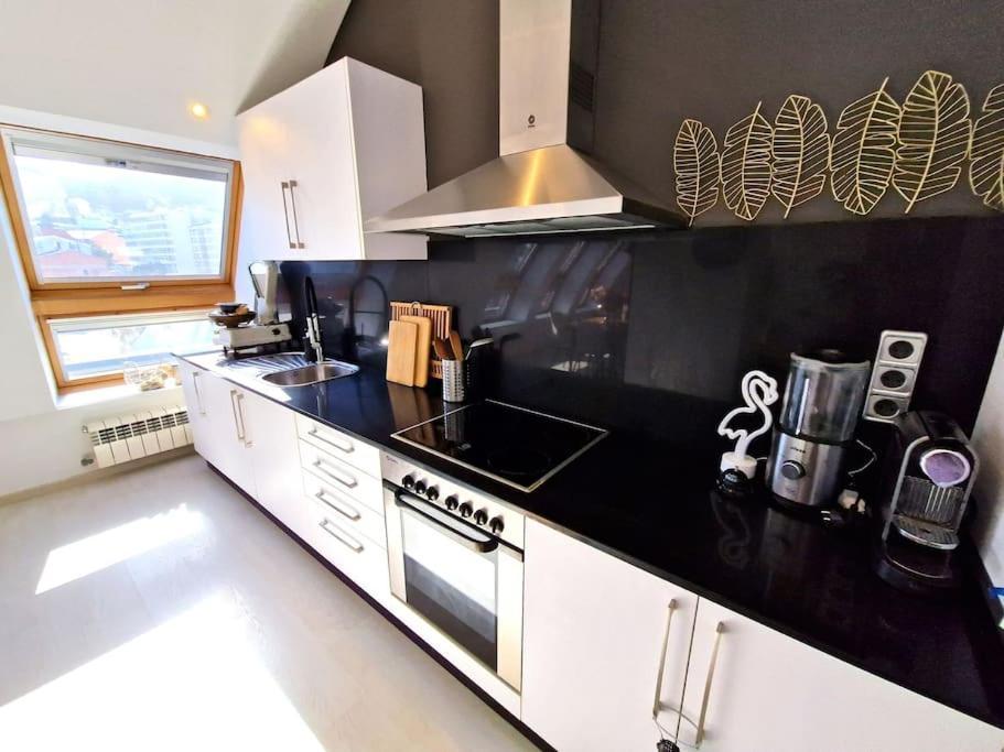 Apartamento Deluxe Vistas Al Mar Burela ภายนอก รูปภาพ